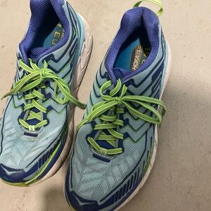 Hoka One One Clifton 4 Women's Running Shoes Size 8.5 D Wide, Blue/Coral